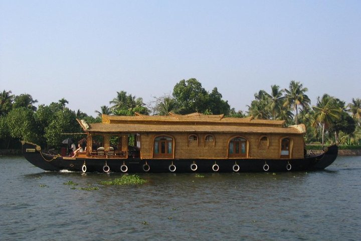 Alleppey Houseboat Lunch Cruise